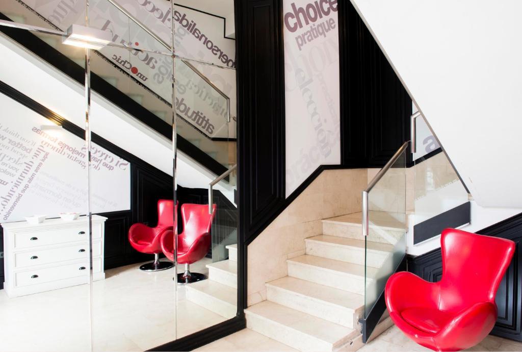 Hospedium Hostal Un Punto Chic ウエスカ エクステリア 写真
