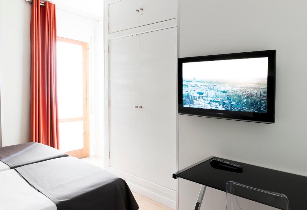 Hospedium Hostal Un Punto Chic ウエスカ エクステリア 写真