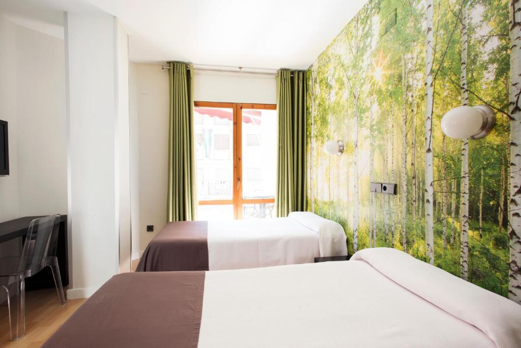 Hospedium Hostal Un Punto Chic ウエスカ エクステリア 写真